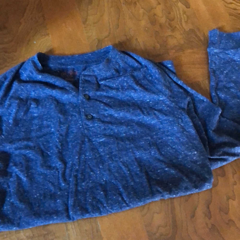 Long sleeve tee